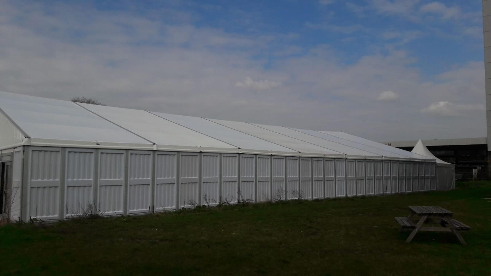Glazen deuren en wanden